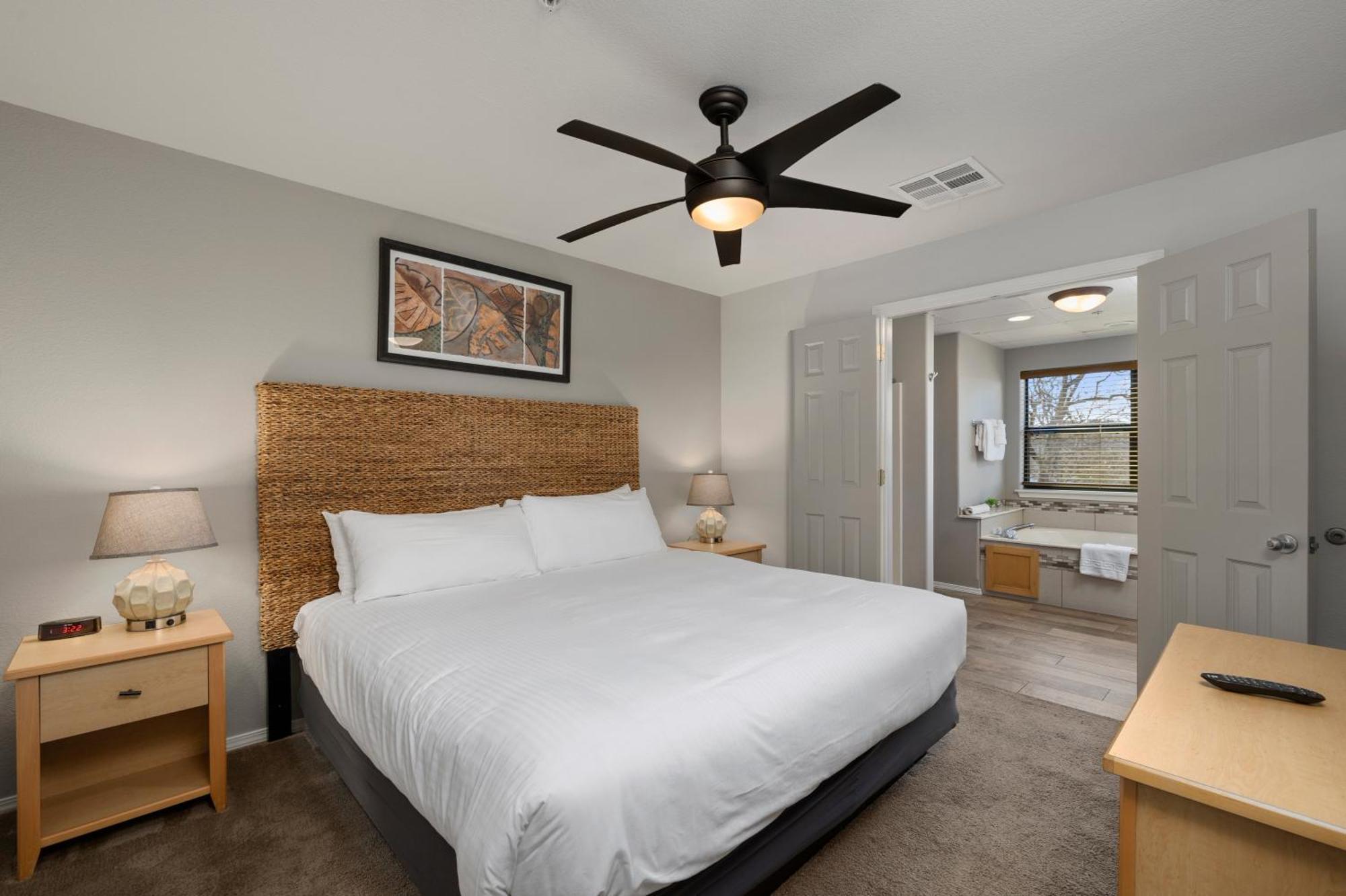 Still Waters Resort Indian Point Room photo